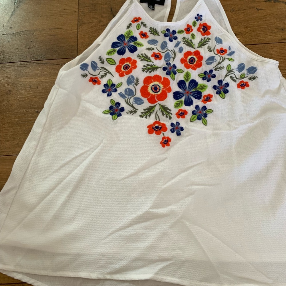 Amy Byer size large floral tank top